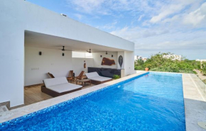 Ultra Modish Apartment with Sunny Rooftop Terrace and Pool Serene Lounge Area Top Notch Amenities
